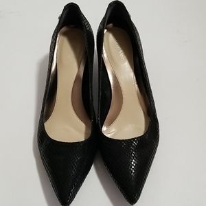 Calvin Klein black leather sz 8M
